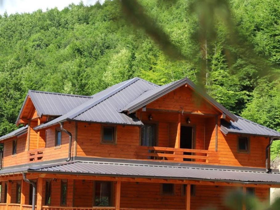 Bujtina Malaj Hotel Valbone Buitenkant foto