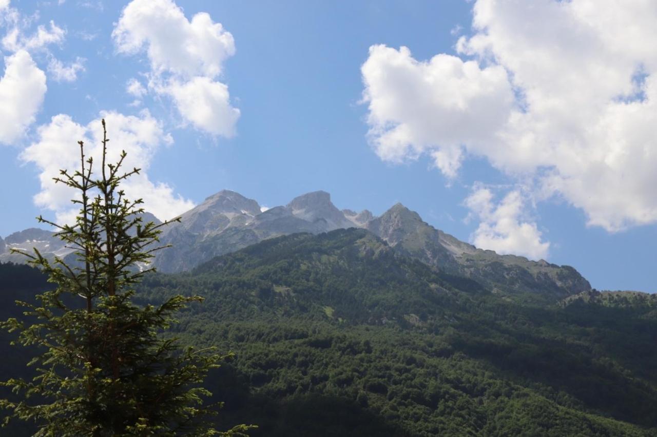Bujtina Malaj Hotel Valbone Buitenkant foto