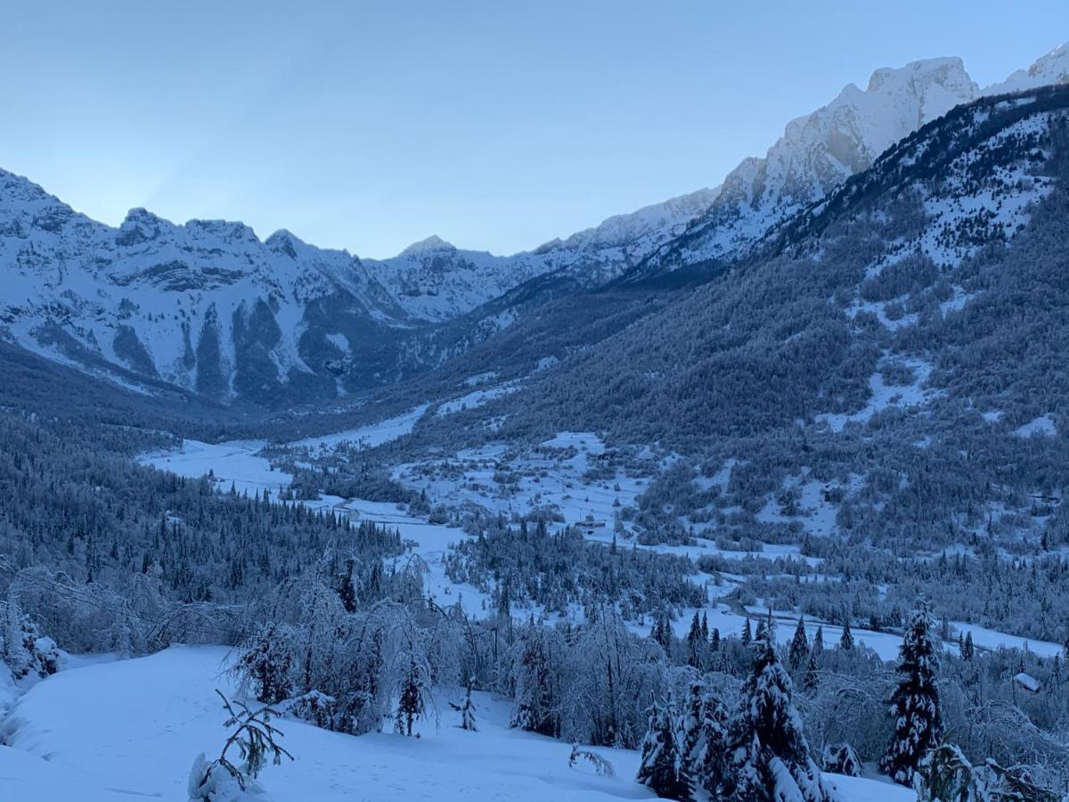 Bujtina Malaj Hotel Valbone Buitenkant foto